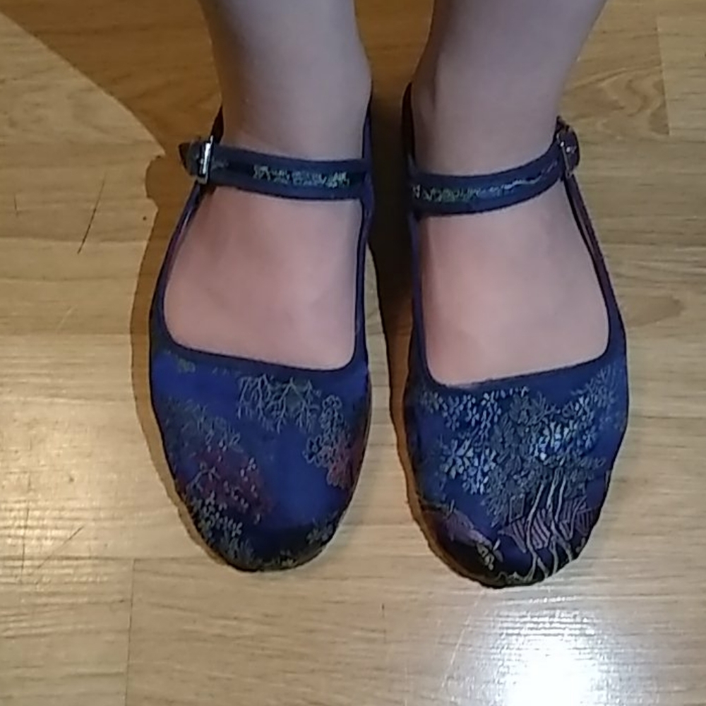 Vintage Chinese slip one with strap